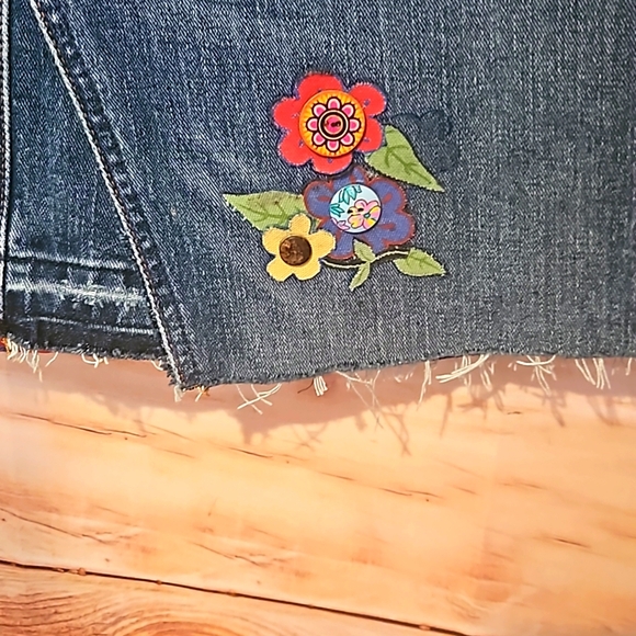 HANDMADE☆UPCYCLED EMBELLISHED DENIM SKIRT! Waist 32 - Picture 4 of 9